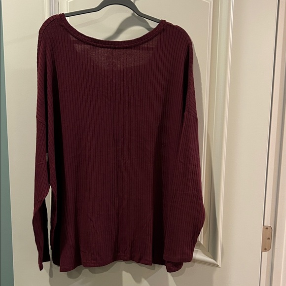 American Eagle Outfitters Burgundy Ribbed Long Sleeve Tee - Picture 3 of 3